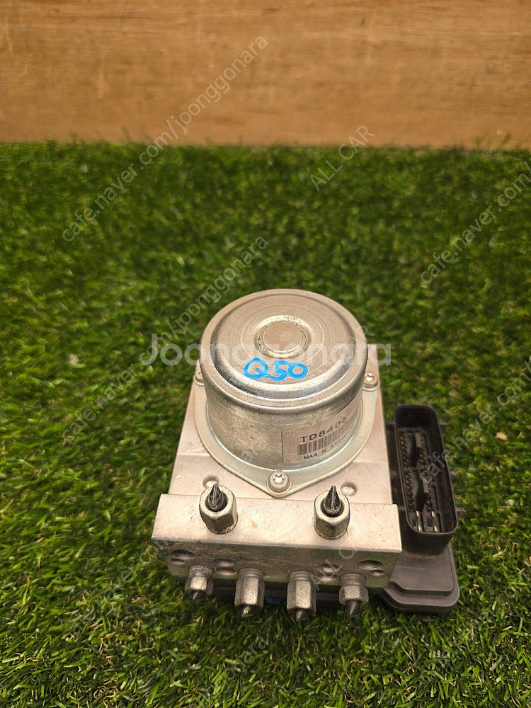 인피니티 Q50 하이브리드 ABS모듈 20만원--1